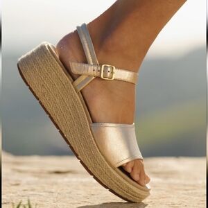 Abeo Solstice Buckle Metallic Gold Metatarsal Sandals, Size 8